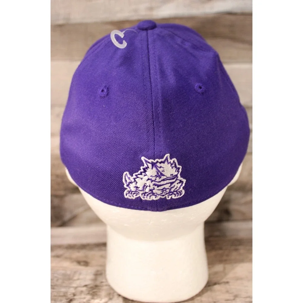NWT Top‎ of the World TCU University Fitted Hat Size M/L Purple